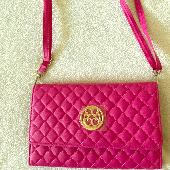 Handbags - NWOT pink crossbody purse perfect condition